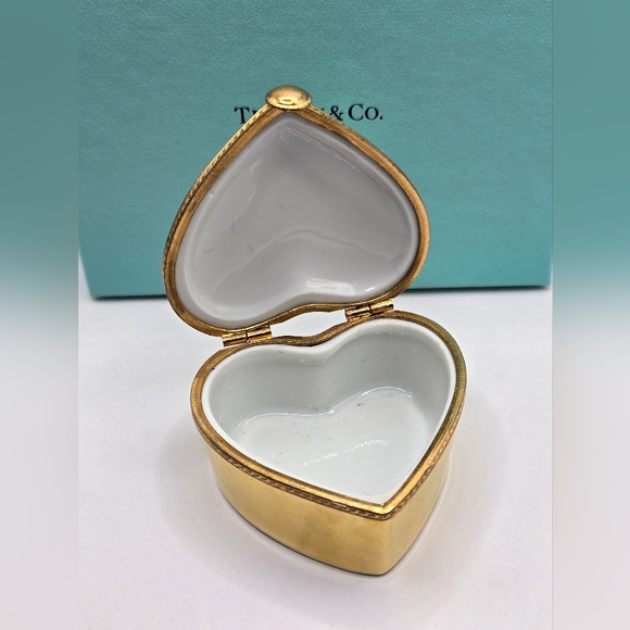 Tiffany & Co. Gold Heart-Shaped Trinket Box - Picture 3 of 7